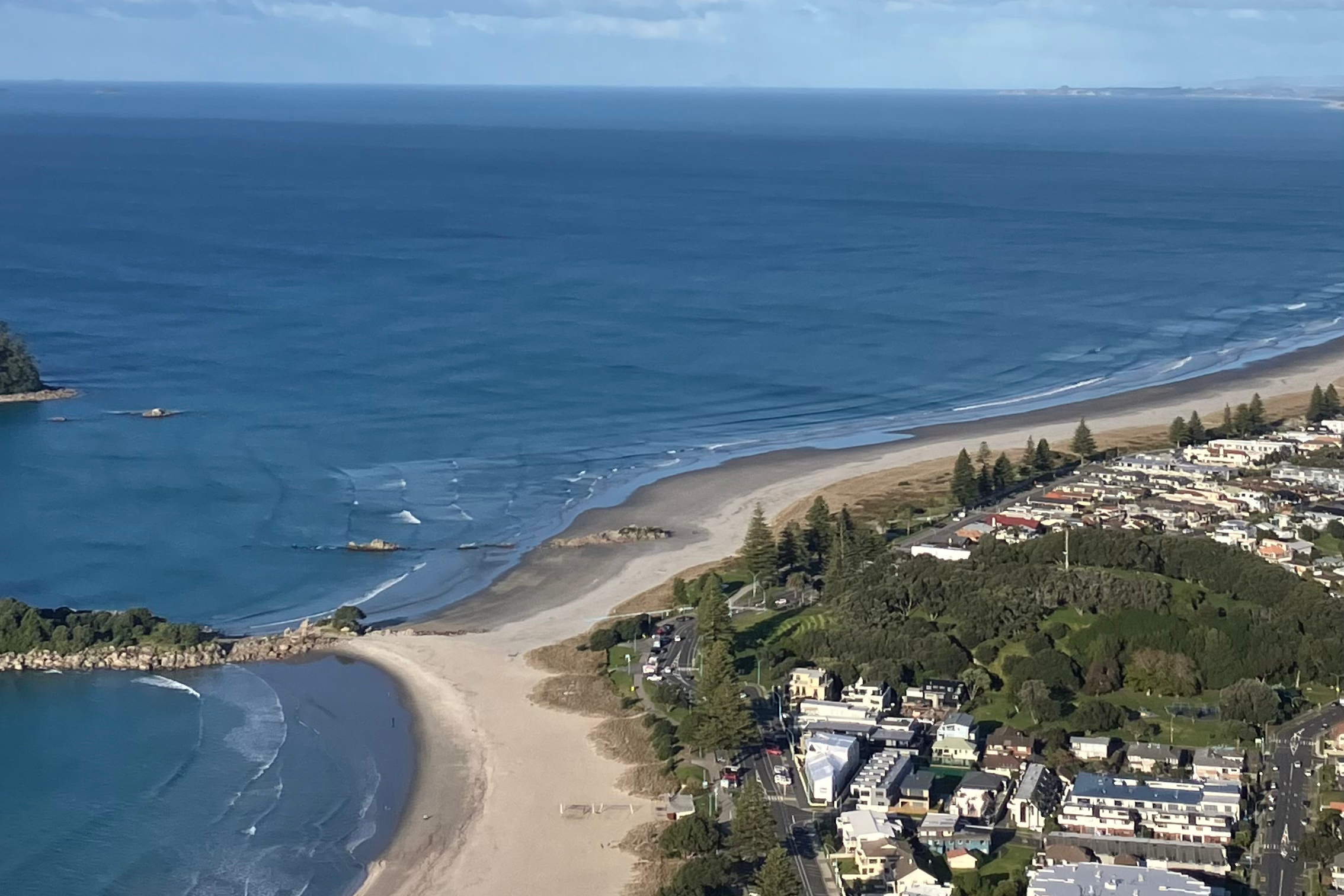 Mt. Maunganuiから見えるタウランガの景色